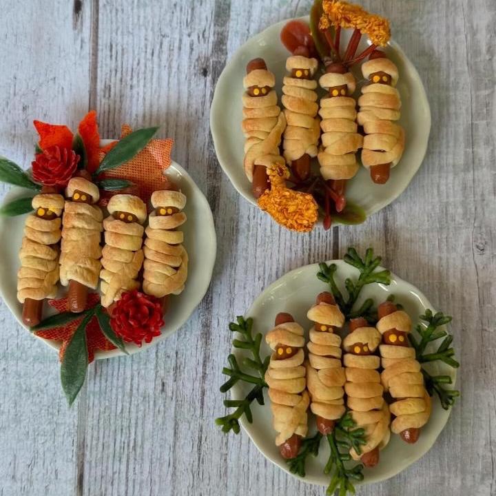 1:6 Scale Mummy Dogs