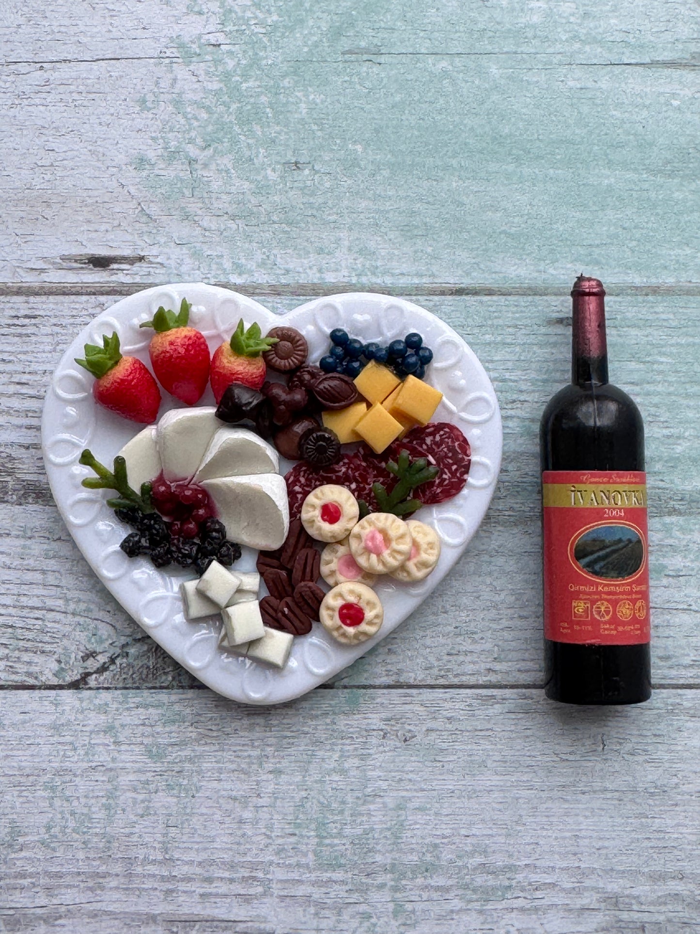 1:6 Scale Heart Charcuterie and Wine