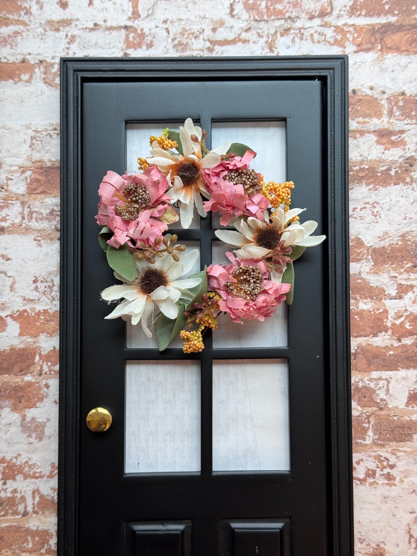 1:6 Scale Wreath. Pink