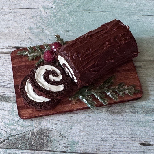 1:6 Scale Yule Log Cake