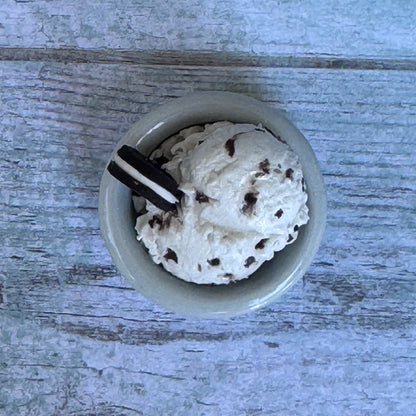1:6 Scale Cookies and Cream Ice Cream