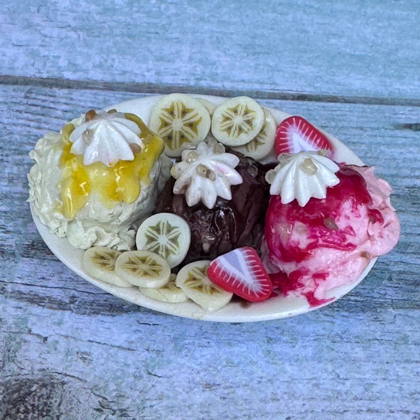 1:6 Scale Ice Cream Sundae