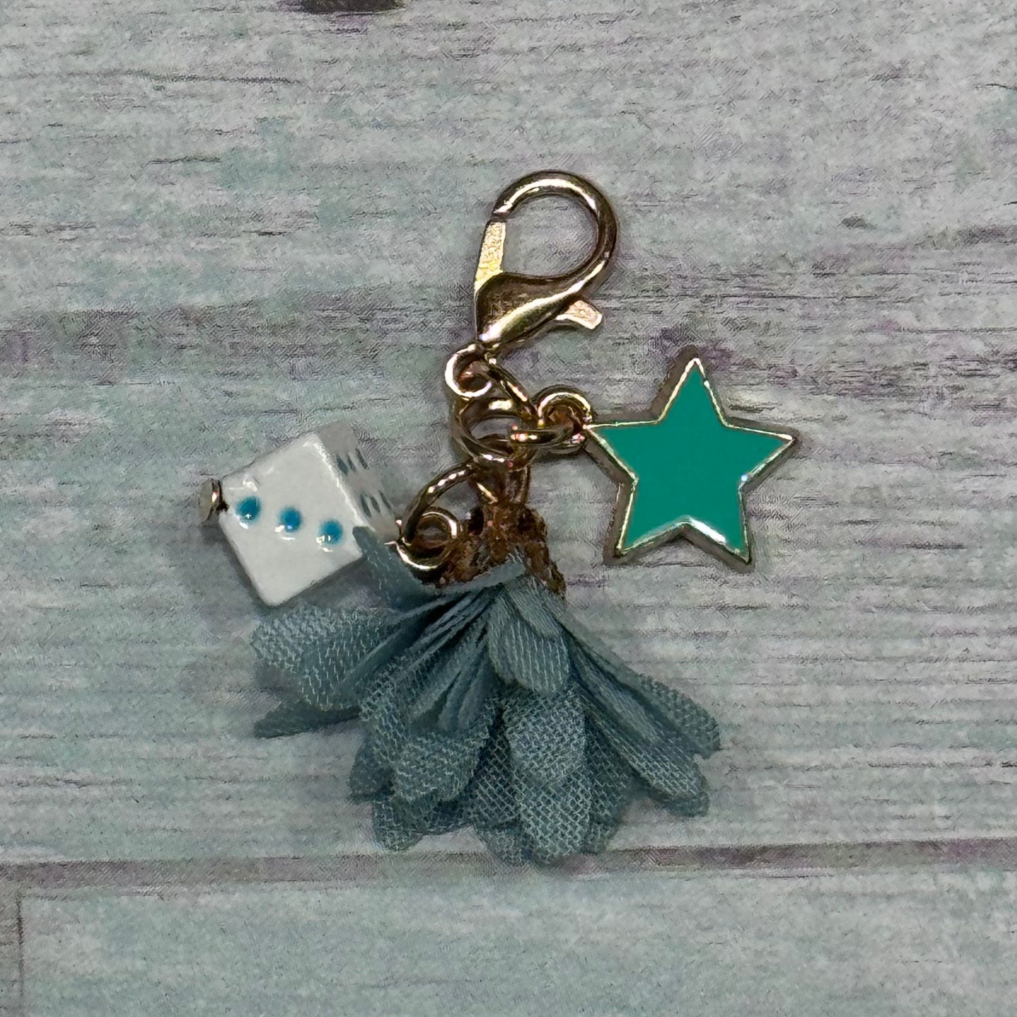1:6 Scale Bag Charm Star/Dice