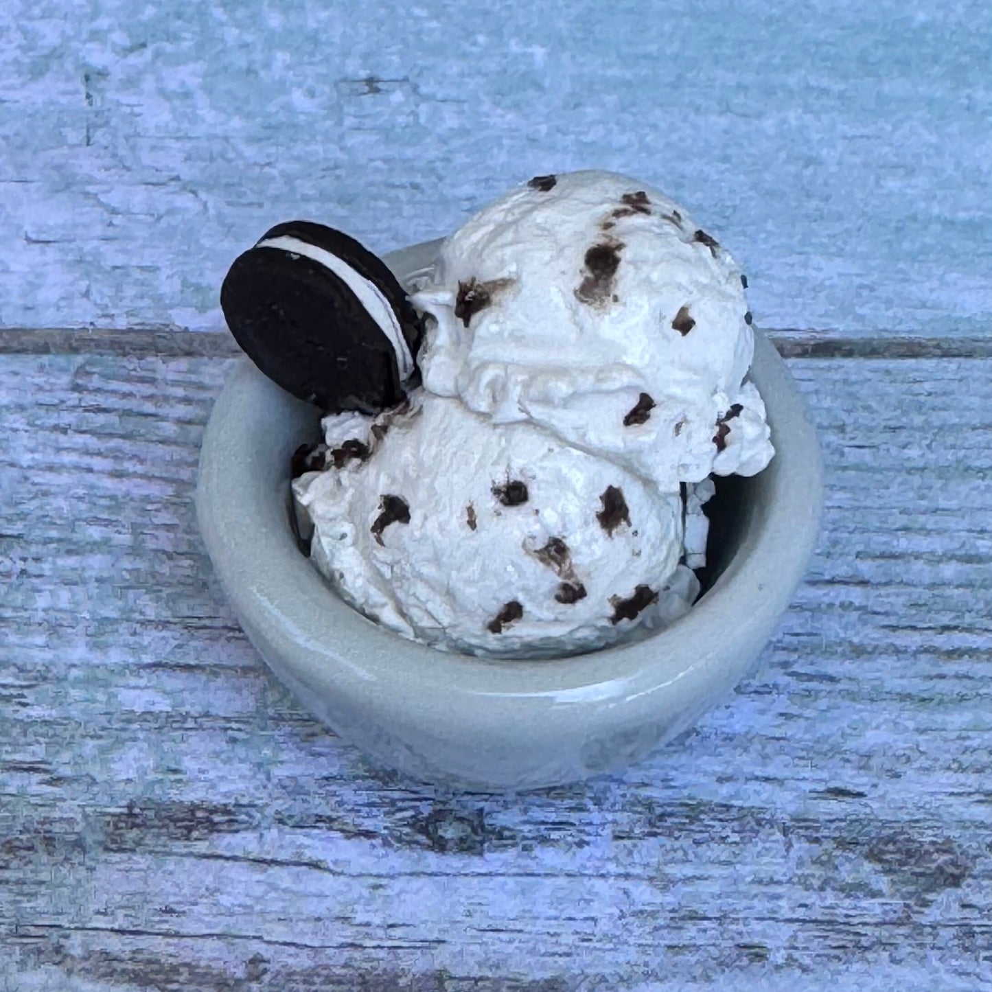 1:6 Scale Cookies and Cream Ice Cream