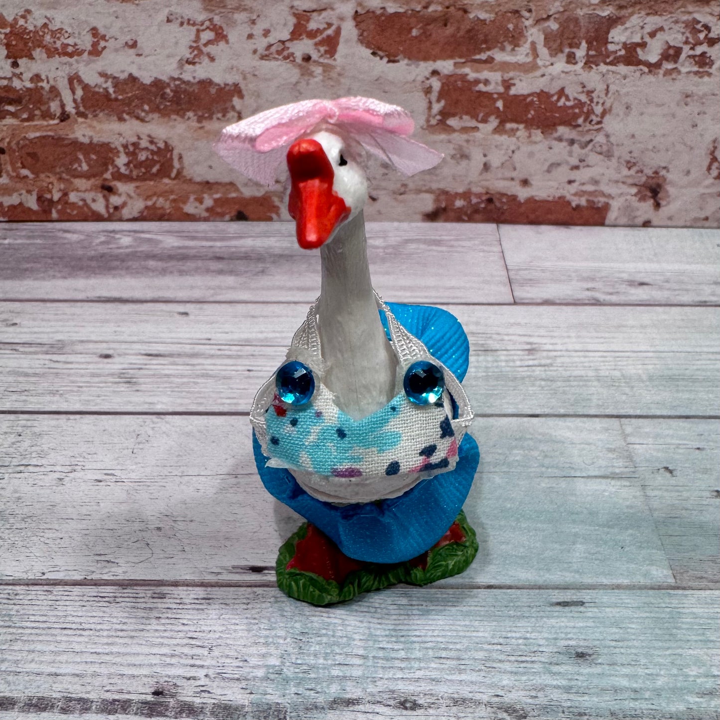 1:6 Scale Seasonal Porch Goose PRE-ORDER
