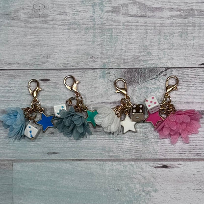 1:6 Scale Bag Charm Star/Dice