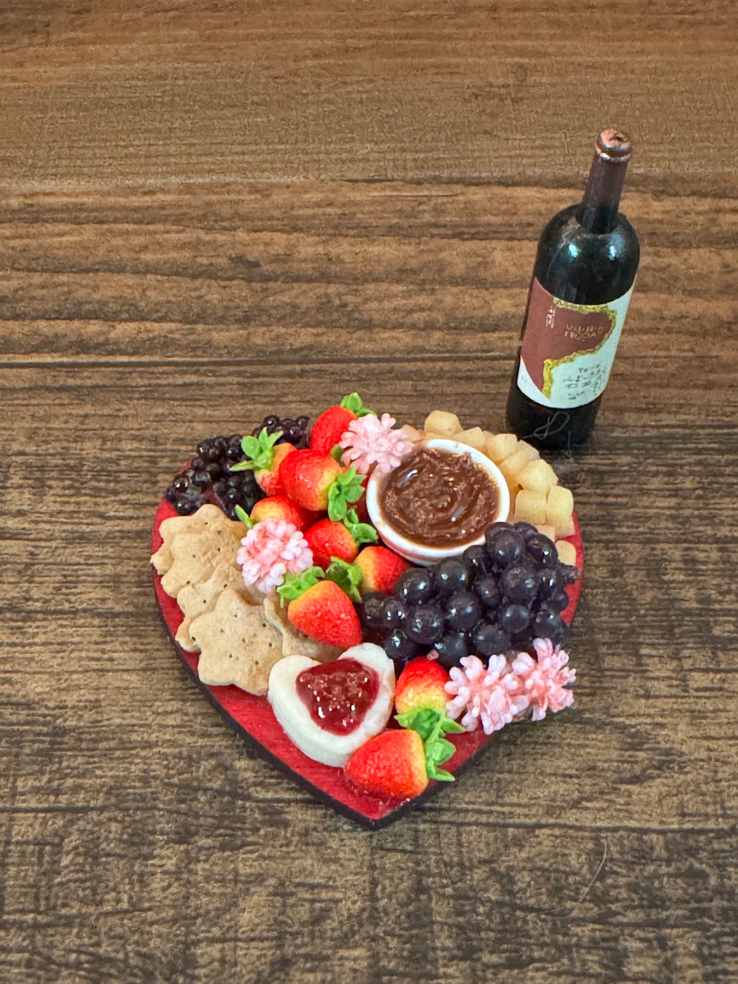 1:6 Scale Heart Cheese, Fruit and Wine
